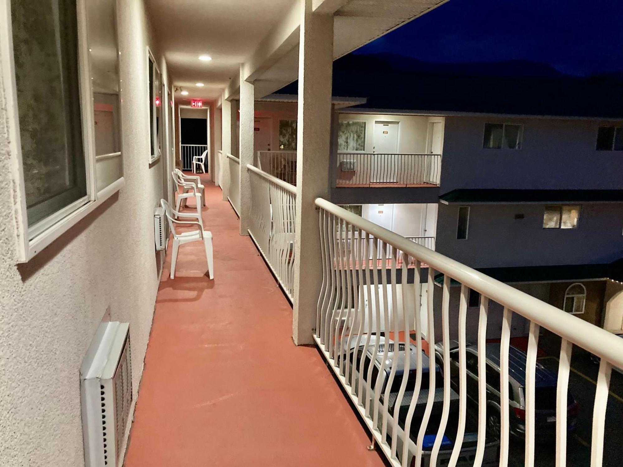 Motel 99 Grand Forks Exterior foto